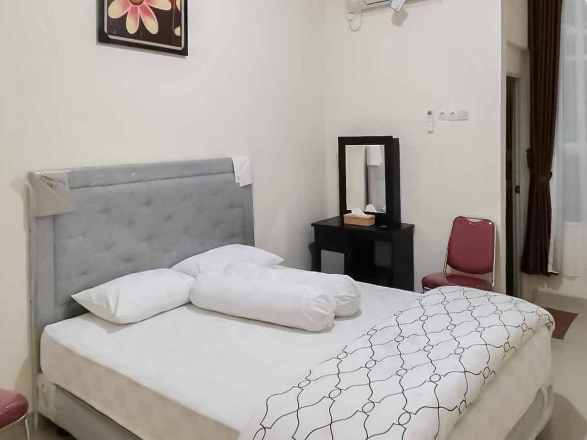 Wisma Talenta Mitra Reddoorz Джакарта Экстерьер фото