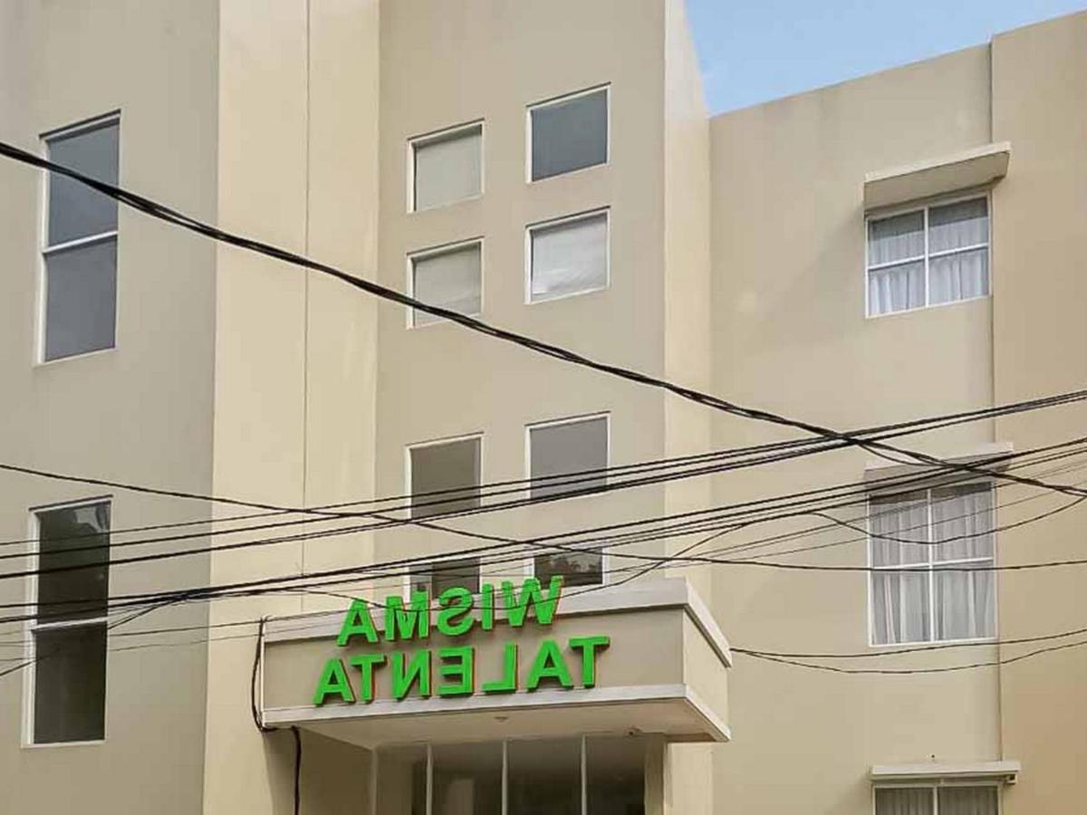 Wisma Talenta Mitra Reddoorz Джакарта Экстерьер фото
