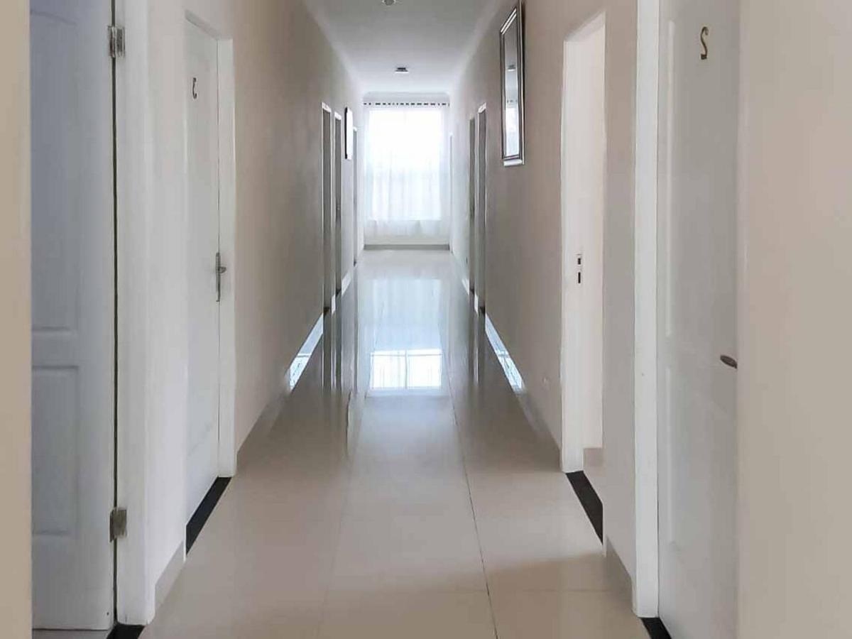 Wisma Talenta Mitra Reddoorz Джакарта Экстерьер фото