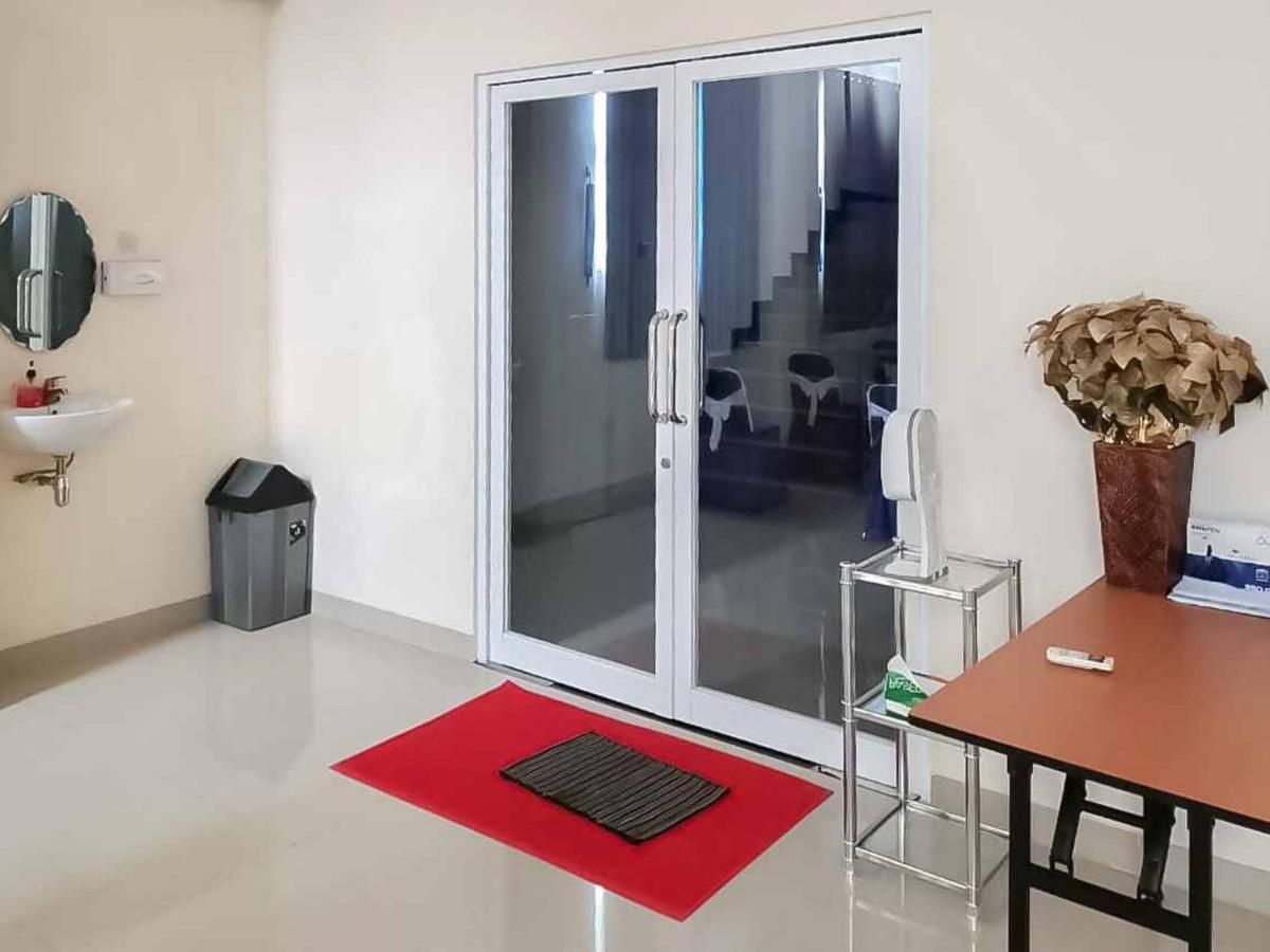 Wisma Talenta Mitra Reddoorz Джакарта Экстерьер фото