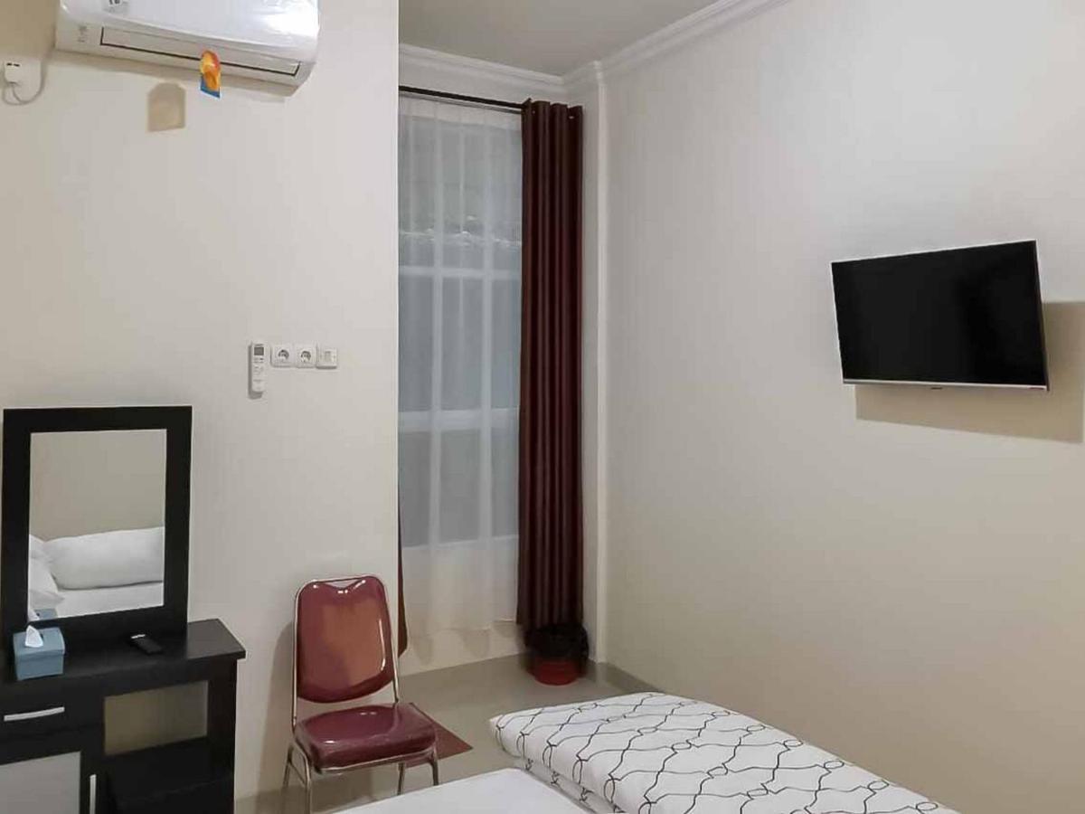 Wisma Talenta Mitra Reddoorz Джакарта Экстерьер фото