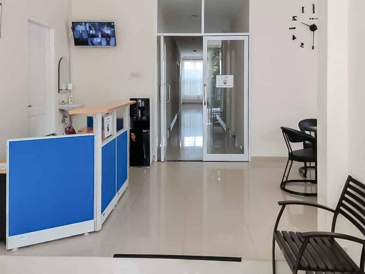 Wisma Talenta Mitra Reddoorz Джакарта Экстерьер фото